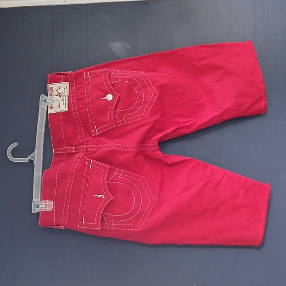 EUC True Religion Men's Vibrant Red Jean Shorts size 36 - Picture 4 of 5